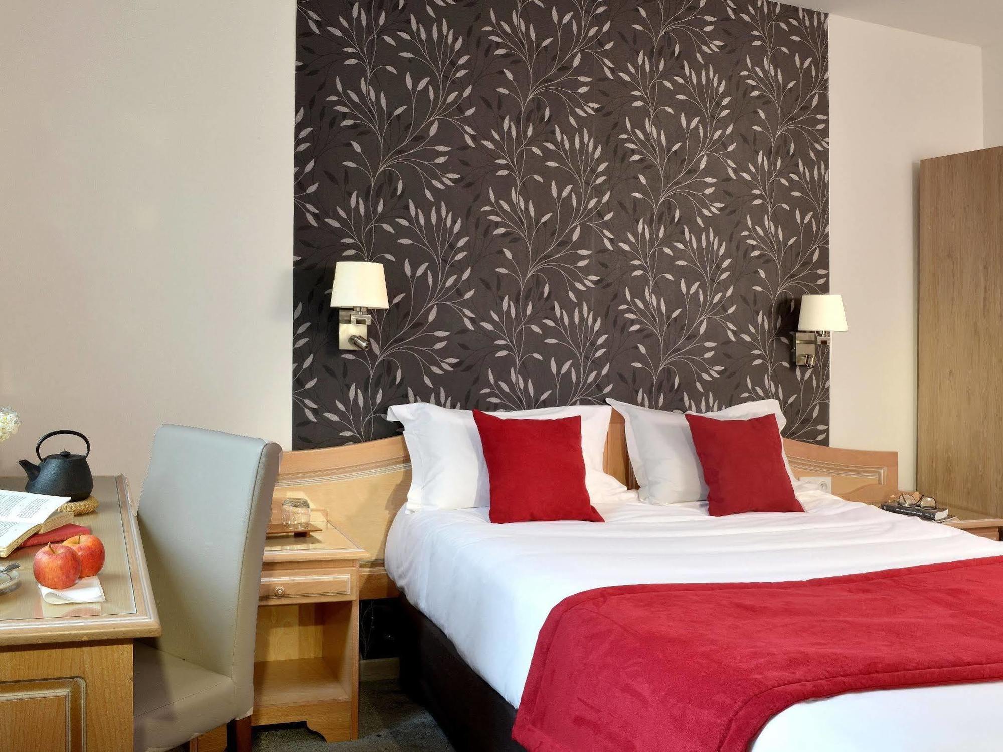 Logis Hotel Le Continental Chateauroux Ngoại thất bức ảnh